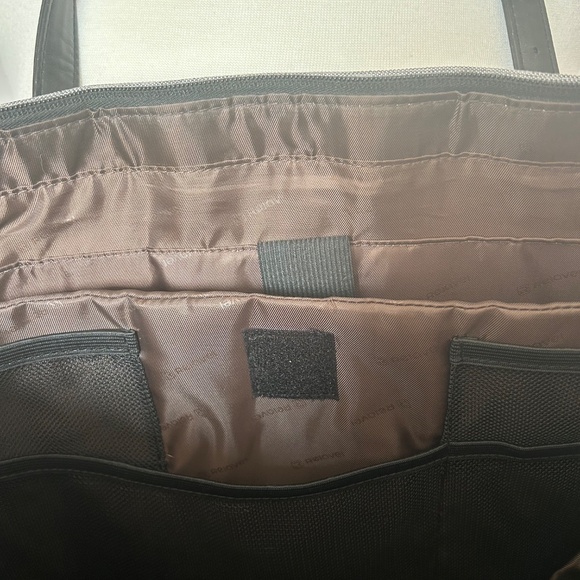 GRAY RELAVEL LAPTOP BAG WITH DETACHABLE ZIPPERED POUCH - Picture 4 of 6